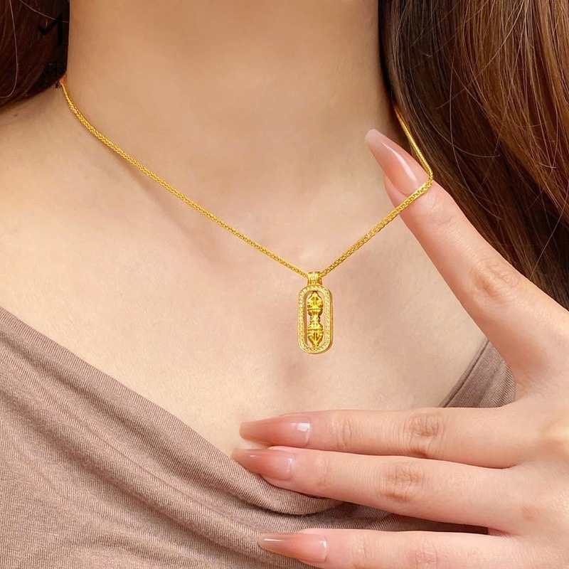 Женское ожерелье с подвеской В – обзор и цена Photography Yellow
